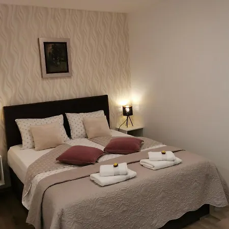 Alexandra Διαμέρισμα Τσέλιε